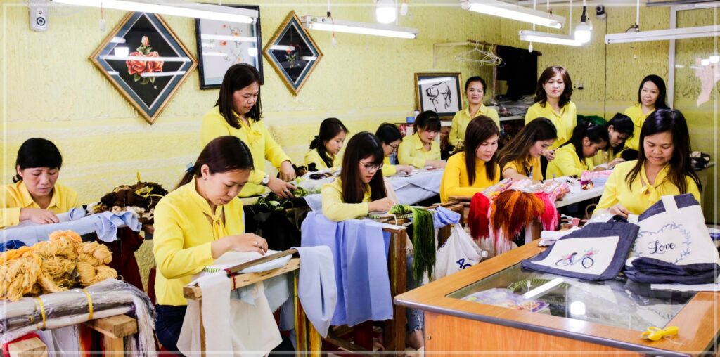 Tranh Thêu Hữu Hạnh - Chị Nhật Thảo -BCH YBA Lâm Đồng 